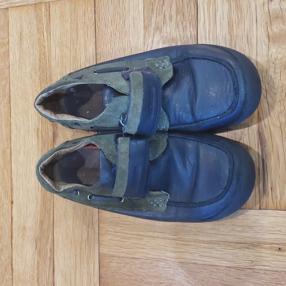 Biomechanics school shoes (black leather & olive)